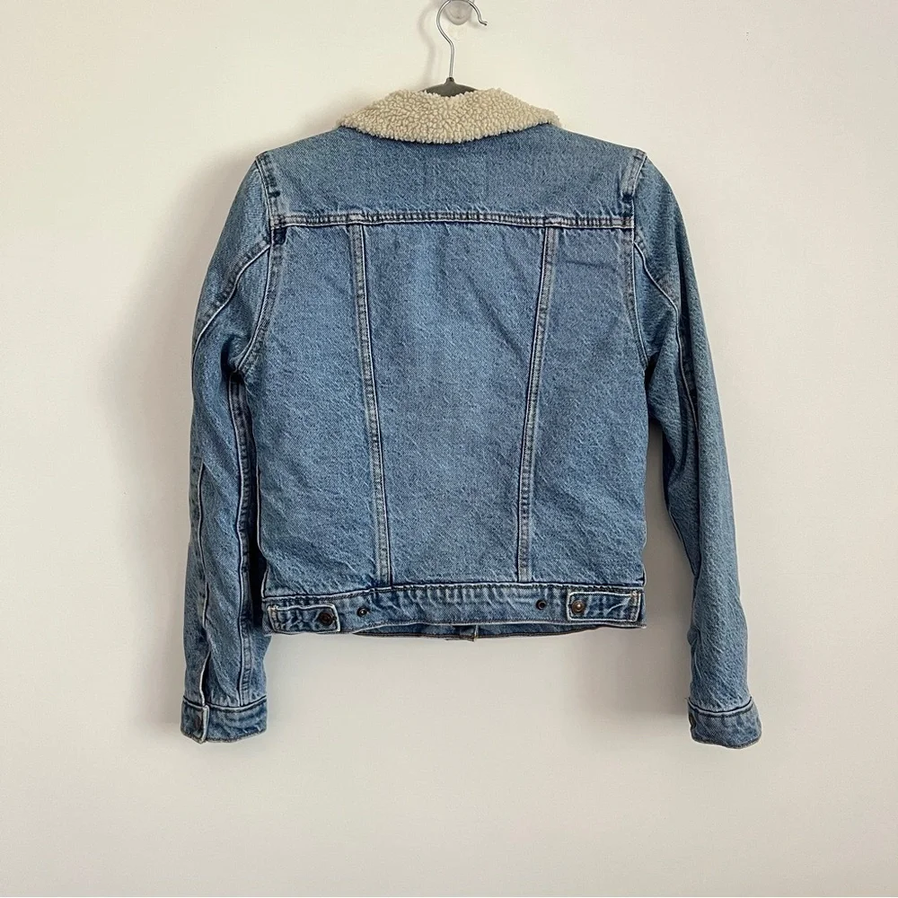 Levi’s Sherpa Lined Denim Trucker Jacket Blue Denim Light Wash Women’s Size S - Picture 7 of 13